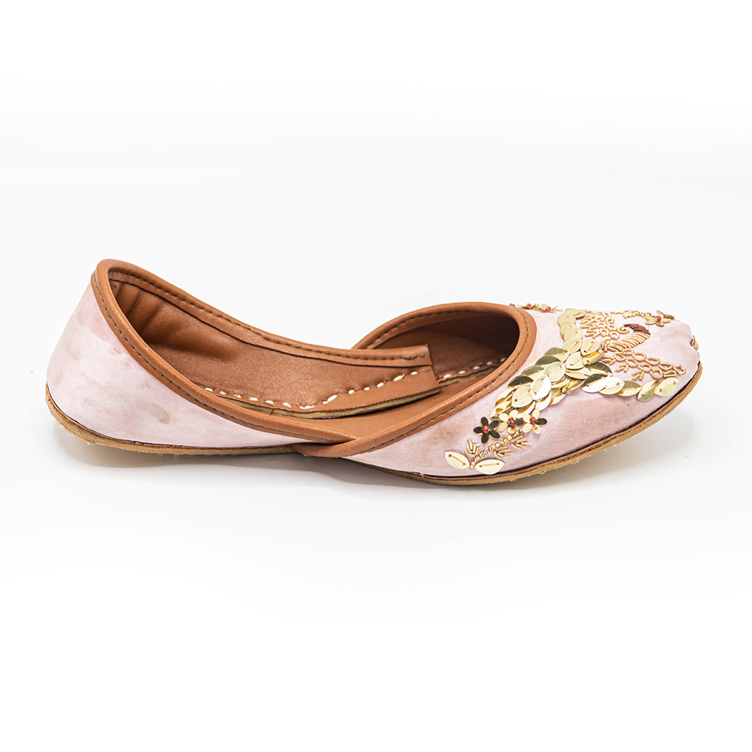 White-Floral-Embroided-Khusa-2